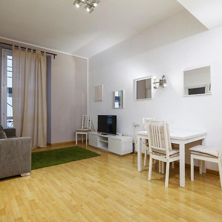 Luminoso Appartamento Con Balcone In Cadorna Mailand Exterior foto