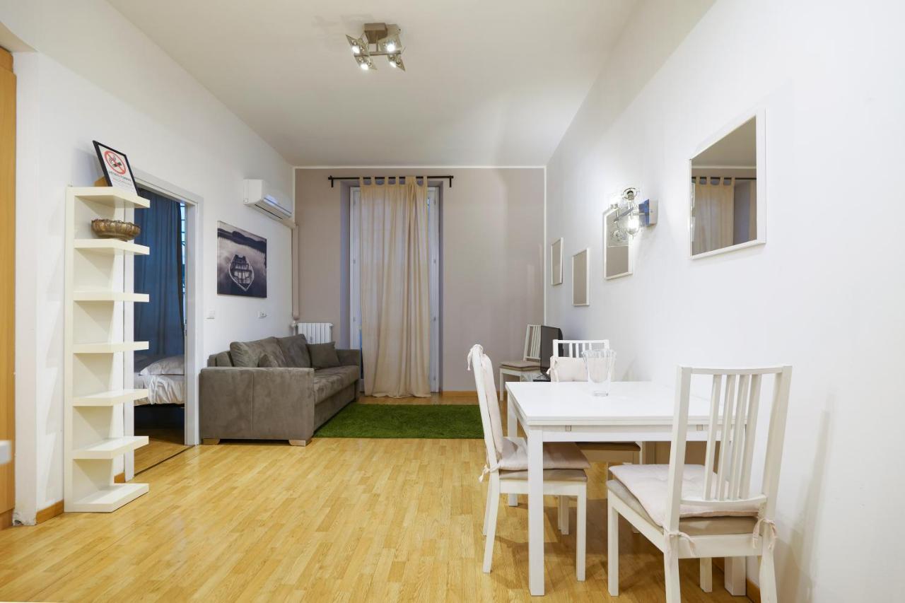 Luminoso Appartamento Con Balcone In Cadorna Mailand Exterior foto