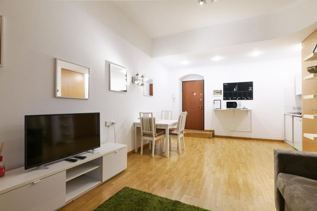 Luminoso Appartamento Con Balcone In Cadorna Mailand Exterior foto