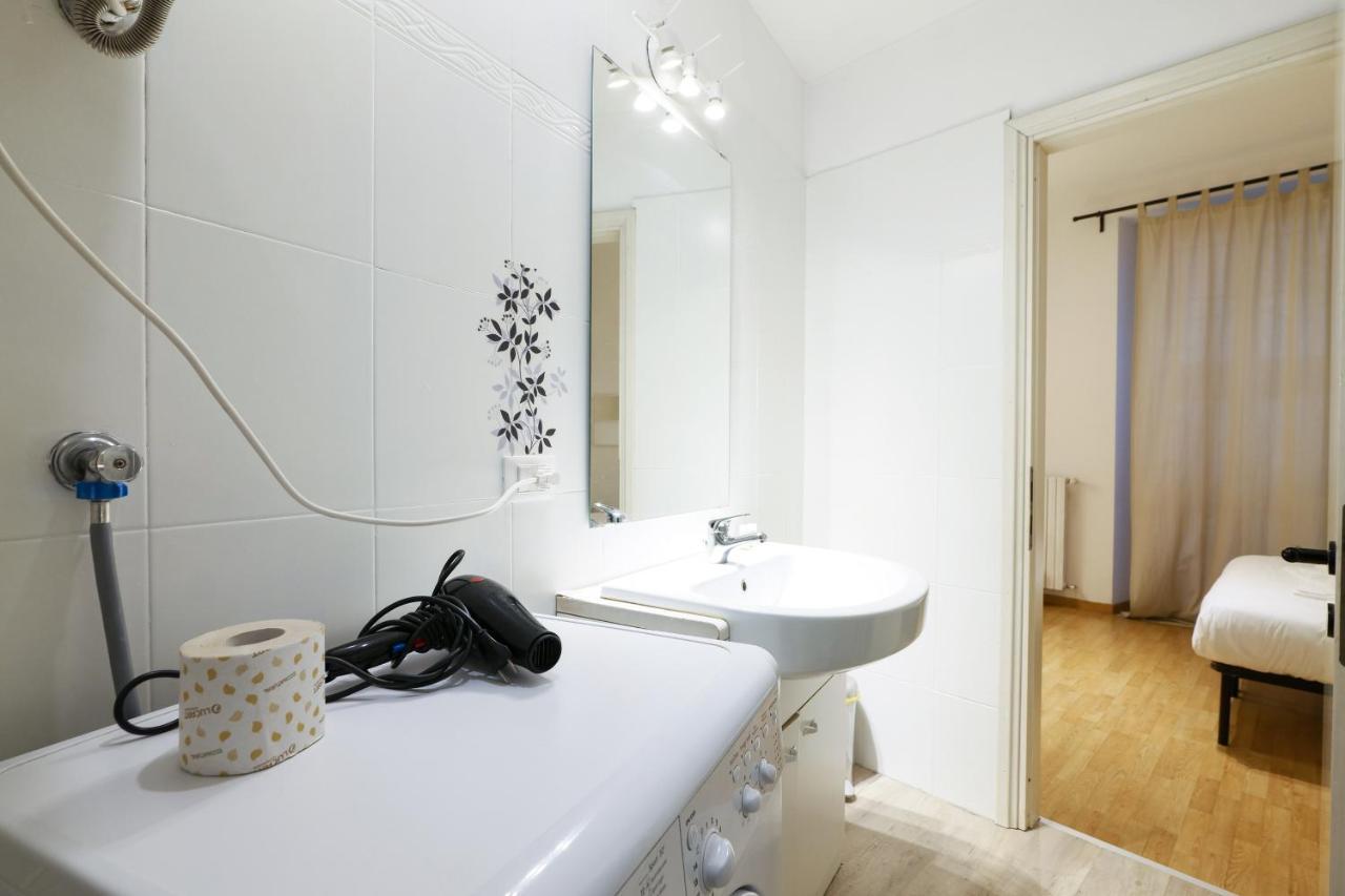 Luminoso Appartamento Con Balcone In Cadorna Mailand Exterior foto